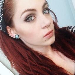 my name is amber, i'm 18, i love animals,tea,cold days & i plan to live on a farm, i tweet about pointless things