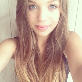 directioner and larry shipper :) shanti, ischtar, sami, lamiya, dounia, timo ;*