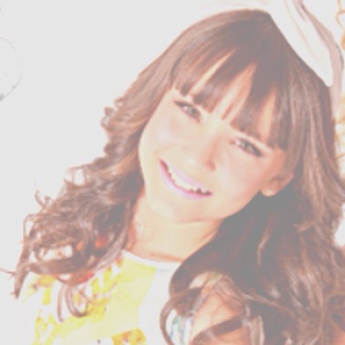 ❥ Time passes and I do not forget to love..
Instagram: @ittsmanoela