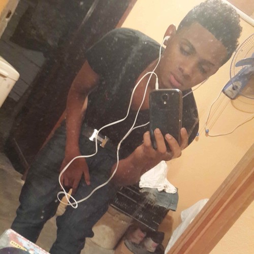 Sky is the the limit.. I'm rocking clouds'*' `♪♫'♥  @Tyga `♪♫'♥ @LilTunechi `♪♫'♥ @RealWizKhalifa 
   #YMCMB •¤♪♫ '♥