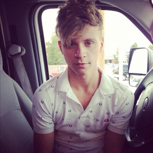 RyderseamOUAT's profile picture. Me llamo Ryder, Recien llegado a StoryBrooke, mi familia no me queria y tuve que marcharme