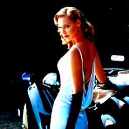 LuXuryAssist's profile picture. Luxury art, luxury women, luxurious life. A ano, jsem jen člověk!!!