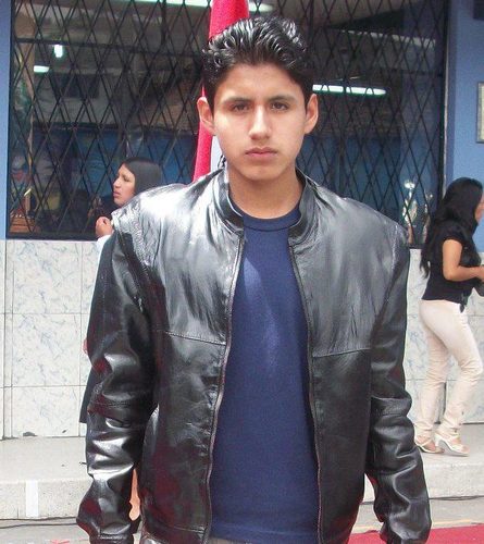 Ingeniero Software, 
Emprendedor, Desarrollador de videojuegos , me gustan las artes marciales, me gusta innovar en cada cosa  que hago :)