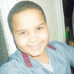 eu adoro qualquer tipo de animal, gosto de se arrumar, gosto de brincadeira, e gosto de pessoas muito sinceras