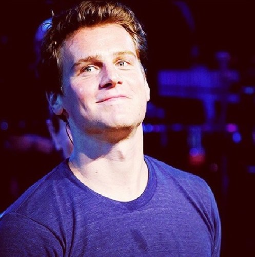 Comin at ya with your daily fill of the worlds sexiest broadway stars.
