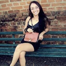 “Porque eu sou do tamanho daquilo que sinto, que vejo e que faço, não do tamanho que as pessoas me enxergam.”  Carlos Drummond de Andrade
