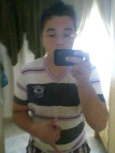 Eu escolhi ser feliz diferente do que os outros vão achar ou falar a respeito disso, pouco me importa. Sigo em busca de paz e positividade, com o melhor sorriso