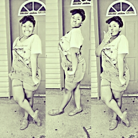 Im a girl with big dreams! I believe in forever! some may call it foolish ...I call it simply .... optimistic. SENIOR C/O 2013!