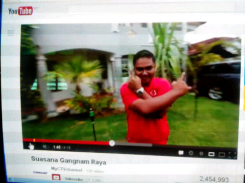 I am a freelance Financia Consultant. I also known as Oppa Hot Stuff in Suasana Gangnam Raya ACTH Music Video...
