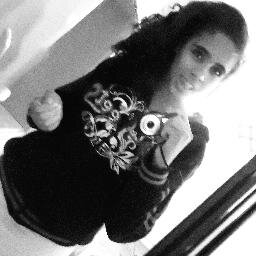 ~ Vocs rirem de mim por eu ser diferente.. Eu rio de voc por ser tod iguais !  
add ae quem quise http://t.co/Qb0in8mnwR