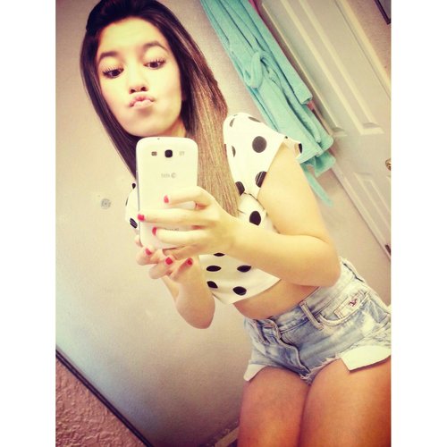 pizzaaaa ♥. I love my girls . & i dig austin . :-)