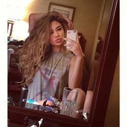 I love Jessica Sanchez! She's amazing. She followed me on November 16, 2012. I attended AI Tour 2012 and her first major concert in Araneta Coliseum. #BluJays