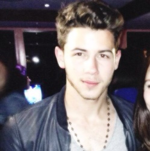 Hey I follow back :)! , I'm proud of my idols @jonasbrothers
