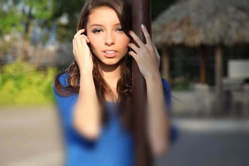 I need you please come to my arms! I want to be your girl