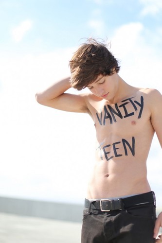 Hi, guys. I'm Phoenix. I'm 17 years old. Vanity Teen Model. I'm gay. {FL/Gay/Single}