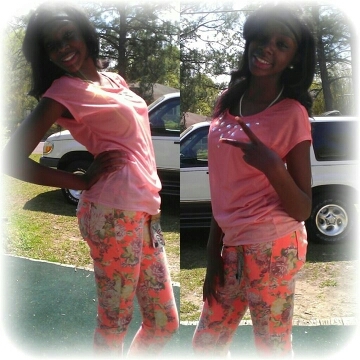 MoniquebbY iMakem Say it Like That . Cute Face Slim Waist YOUNG & ion My ShiT Follow Me & My BB @loveeeRCJ & We Might Follow Back .