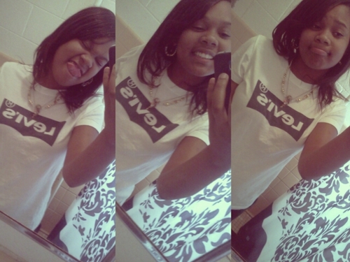 iooon really give a fxck & my excuse is that im yung .