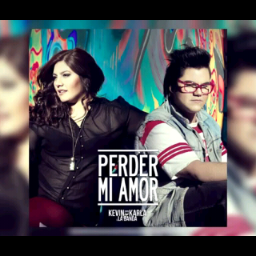 soy fans de hace mucho tiempo de @KarlitaVasqz (amo como canta , amo como actua es unica),,