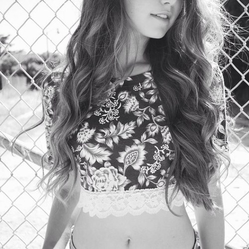 Brunettes do it better.