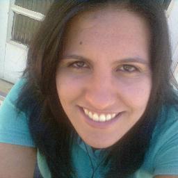Escrevo poesias, adoro livros de romance e auto ajuda ...!! Sagitariana, Mineira, Feliz ! Ouvinte do Band Coruja !