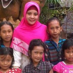 a great wife, a student, reading books is my daily habit, b'coz life is an adventure....ciyaaa