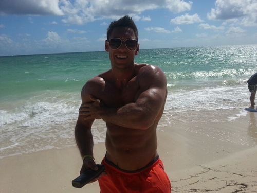 Want Muscle? Want Fat Loss? Need help with your training performance? Or general health & Well Being? Then you need HEALTHYBOX in your life! WATCH THIS SPACE!
