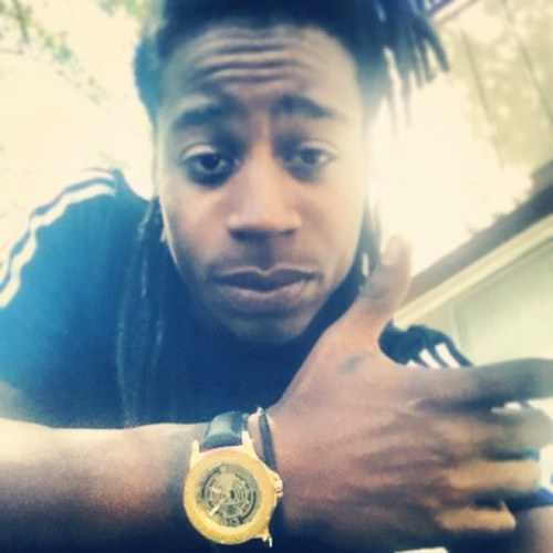 Pussy,$,& Weed, 20 Yrs Young, Cool & Silly Af,#TeamDreadHead,#TeamLeo,#TeamSingle Im Lookn 4 A Ryder,S/O 2 B.E.V. Follow Me Ill Follow Back.#1LOVE