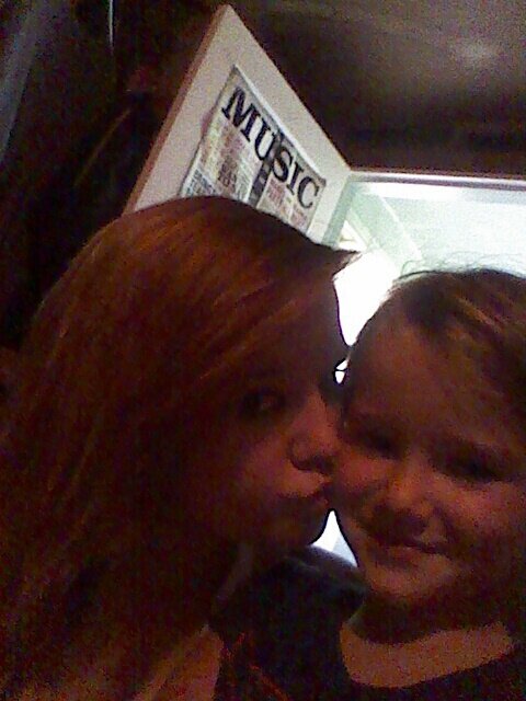 haii my name is katelynn and i love to listen to music