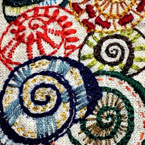 刺繍作家です。福岡を中心に活動しています。JEUGIAカルチャーセンターイオンモール筑紫野校、カルチャータウンイオン大野城校、大野城まどかぴあで刺繍講座を開講しています。ブログもよろしくお願いいたします！https://t.co/hmZPW7XTkm
