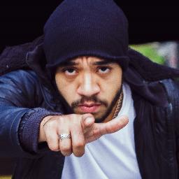 Brazilian rapper -
Rio de Janeiro -
Instagram: @simplyvitor -
Facebook & YouTube: /simplyvitor