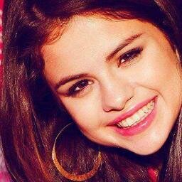 i love selena a lot.