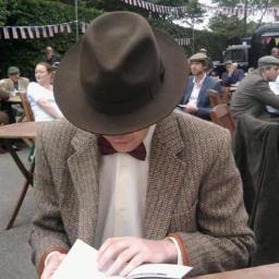 Phill_John3_16's profile picture. Christian, Curate in the beautiful west Devon countryside.
m: @Phill_John3_16@universeodon.com