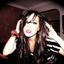 mi chiamo mary ho 18 anni, quasi 19, e abito a milano. 
follow me pleaseee