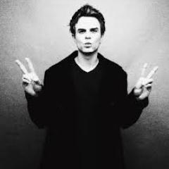 My life's just a blur of danger, fun and blood, I could make your life so much more...
RP/SL/MC/18+