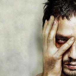 كاتب وروائي                                                                                    http://t.co/wlTdxHiR8U