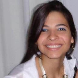 É preciso amaar as pessoas
 como se não houvesse amanhã !
 Porque se você parar pra pensar ?
 Na verdade não há.