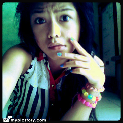I'm simple , and i live just to have fun ! follow @ini_muthiara . follback ? just mention ☺