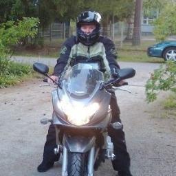 kova ihmettelemään SoMe-asioita ja muuta maailman menoa kuten urheilua ja eritoten moottoriurheilua.. twiittaan, kun twiittaan, joskus enämpi, joskus..