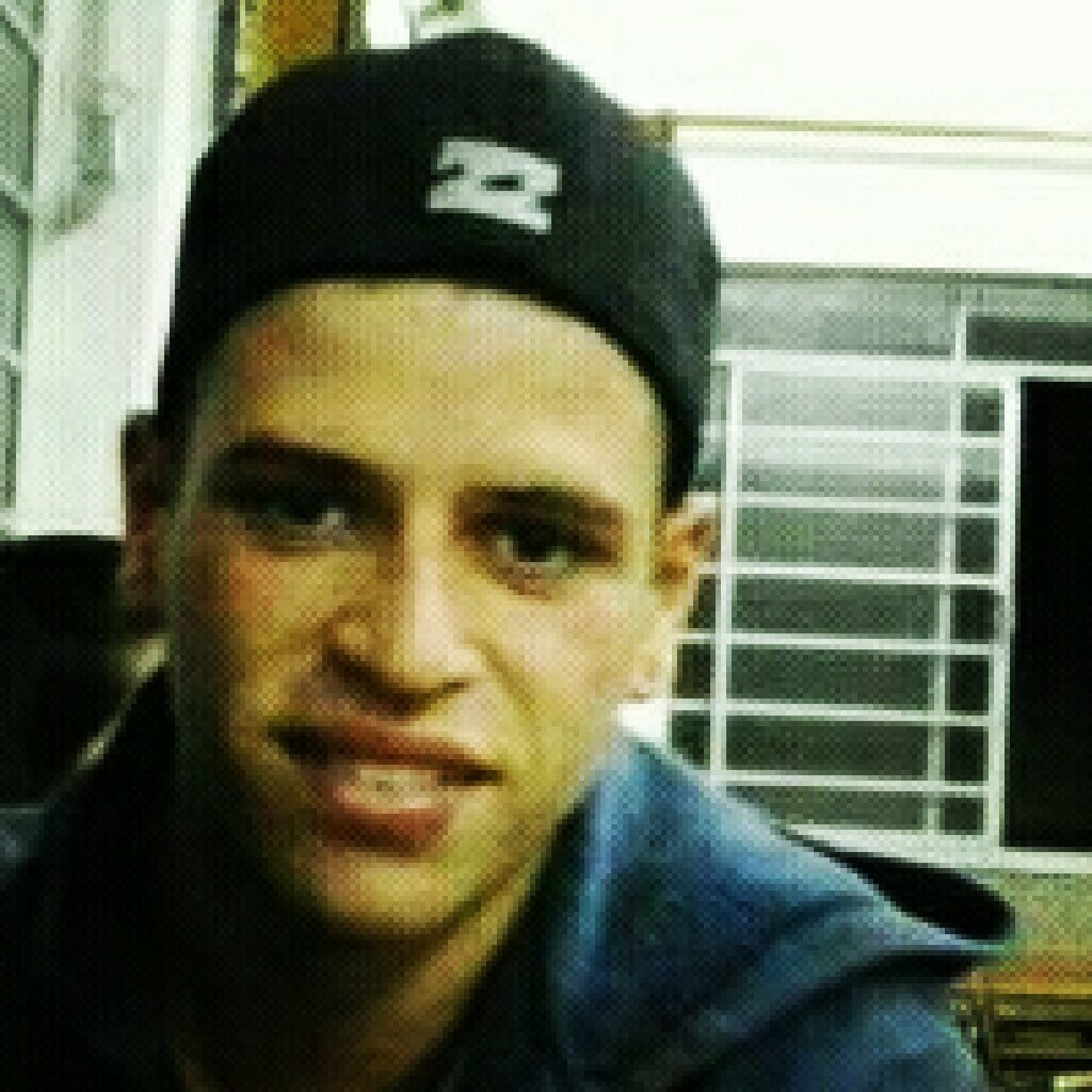 baterista,de bem com a vida.  
???????????????????????????????????????????????????????????