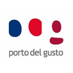Così appassionata di cucina da sposare uno chef. Di cibo scrivo, comunico, parlo. Vivo in oriente, penso occidente...