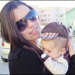 Minha beleza está na minha essência e no meu caráter. Acredito em sonhos, não em utopia. Estou aqui é pra viver, cair, aprender, levantar e seguir em frente.