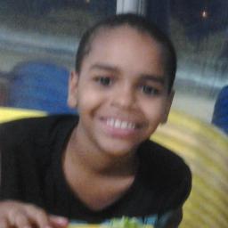 Eu curto LMFAO porque eles são diferentes e curtem a vida como podem e não tem medo topam de cara e é esse meu bioo e eu gosto muito de transformice!!!'-'