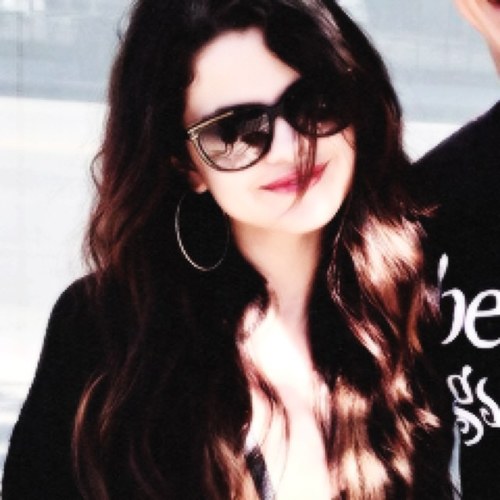 Someone: Why is it so important to you? - Fan: Because it took me a smile when no one else could do it. ------ conta de fã