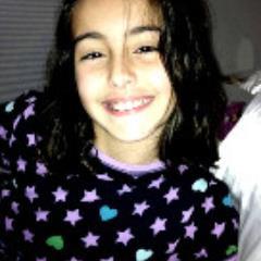 diz que quando crescer vai ser cantora *-* 11.7