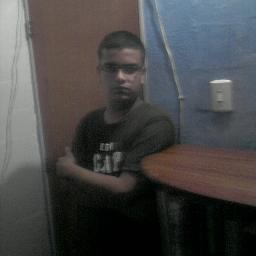 20.Venezolano, ultra-derechista amo el fútbol las series y el béisbol