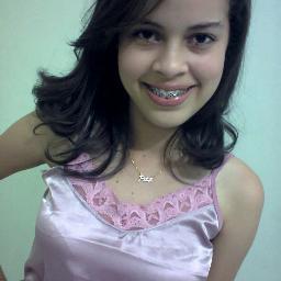 Serva do Senhor! Gosto de louvar, especialmente amooo meus amigosss ;D https://t.co/PzcI4p4N