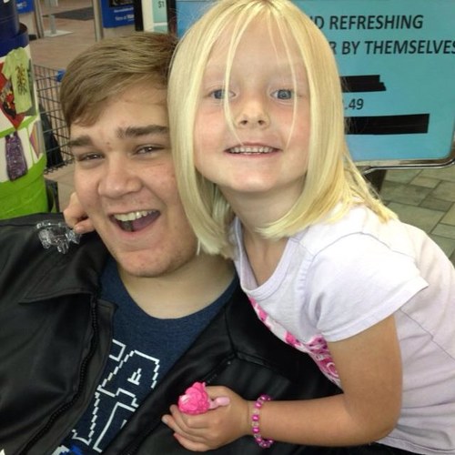 Micahtron75's profile picture. I'm 19, a Senior, I really want to get into video software editing or maybe even cartoon animation/design. Just shoot me a tweet or a message and talk.