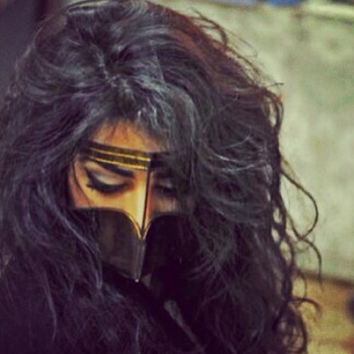 طالبه جامعيه في جامعه قطر من مواليد شهر يوليو ١٩٩٢ ، افتخر لاقالوا عزوتي شمر .