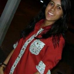 Estudante de Licenciatura em Química  , na UFPE - CAA !
    Uma jovem extremamente apaixonada por Jesus Cristo ♥!
      O maior segredo da vida é ser feliz!!
