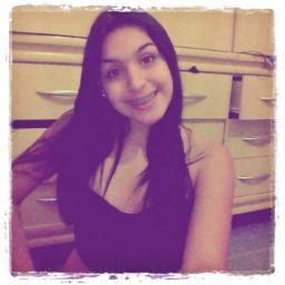 Pessoas perfeitas não existem. Somos apenas seres humanos procurando por alguém que aceite nossas imperfeições. 


Vivendo um  sonho e tbém um pesadelo ♪♫